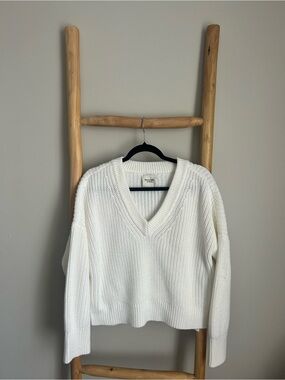 Abercrombie & Fitch Cream V-Neck Knit Sweater